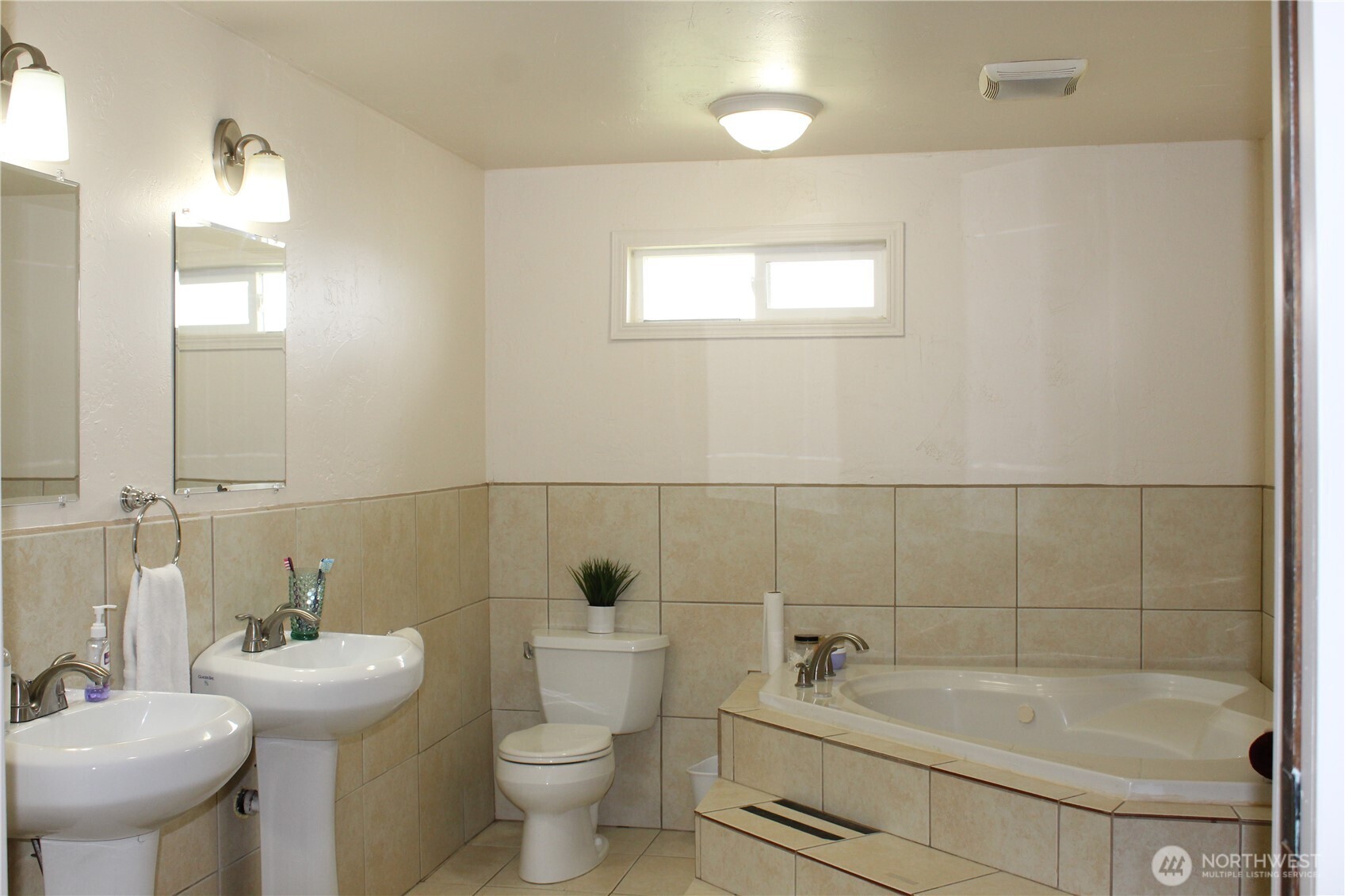 5788 NE Road K Moses Lake WA 98837