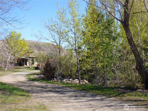 501 Jack Wells Road Bridgeport WA 98813