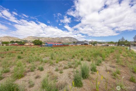 713 1st Street S Brewster WA 98812