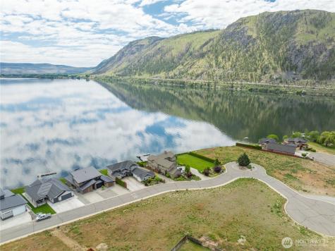 713 1st Street S Brewster WA 98812