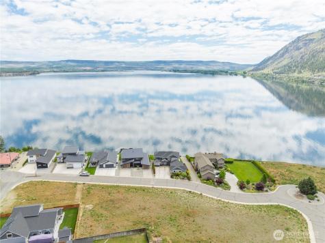 713 1st Street S Brewster WA 98812