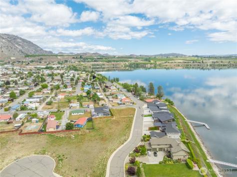 713 1st Street S Brewster WA 98812