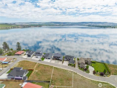 713 1st Street S Brewster WA 98812