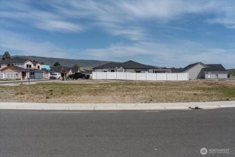 834 NE Tyler Place East Wenatchee WA 98802