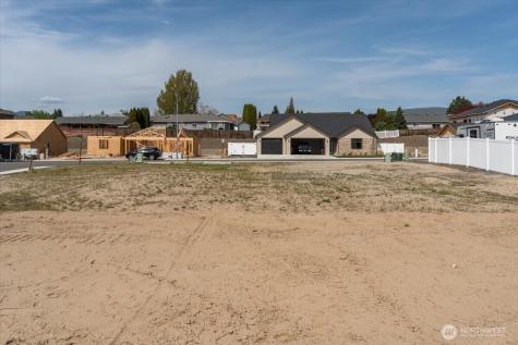 834 NE Tyler Place East Wenatchee WA 98802
