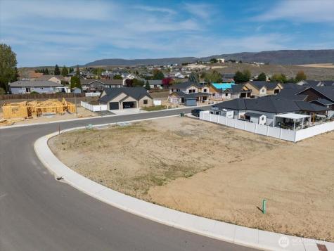 834 NE Tyler Place East Wenatchee WA 98802