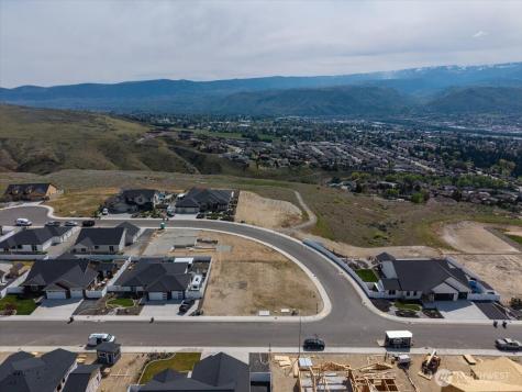 834 NE Tyler Place East Wenatchee WA 98802