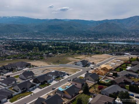 834 NE Tyler Place East Wenatchee WA 98802