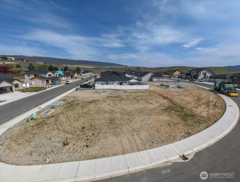 834 NE Tyler Place East Wenatchee WA 98802