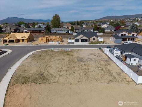 834 NE Tyler Place East Wenatchee WA 98802