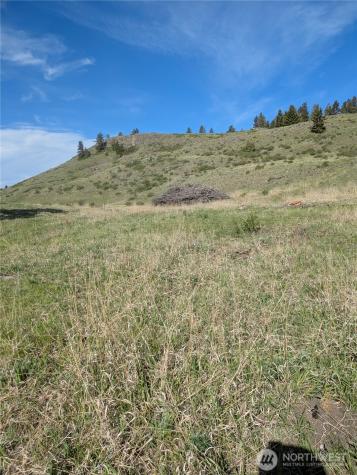 84 Pratt Road Oroville WA 98831
