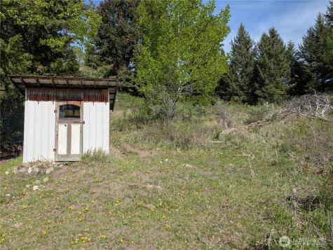 84 Pratt Road Oroville WA 98831
