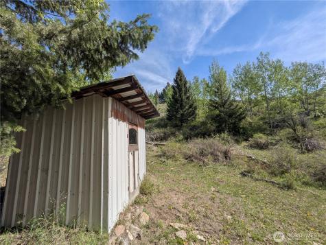 84 Pratt Road Oroville WA 98831