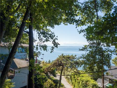 32 NW Esplanade Seattle WA 98117