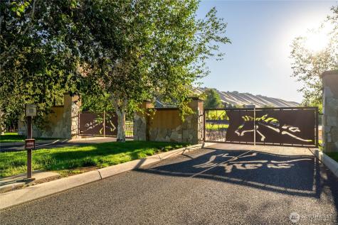 3223 Martin Place East Wenatchee WA 98802