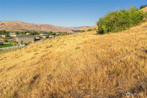 3223 Martin Place East Wenatchee WA 98802