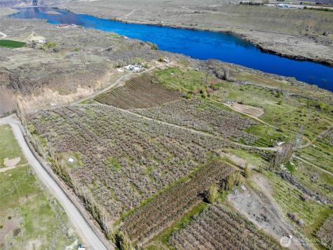 7199 Tarpiscan Road Malaga WA 98828