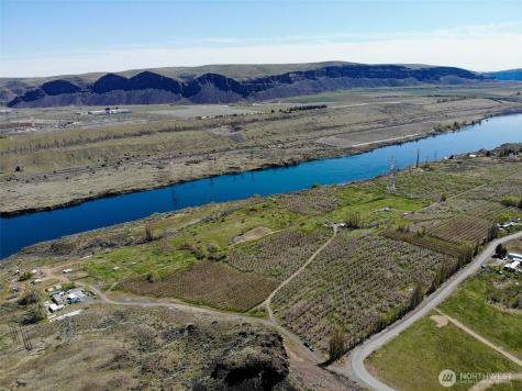 7199 Tarpiscan Road Malaga WA 98828