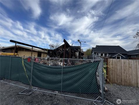 418 E Woodin Avenue Chelan WA 98816