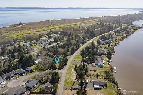 628 E Chance A La Mer NE Ocean Shores WA 98569