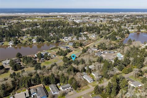 628 E Chance A La Mer NE Ocean Shores WA 98569