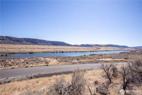 600 Ravens Home Lane Malaga WA 98828