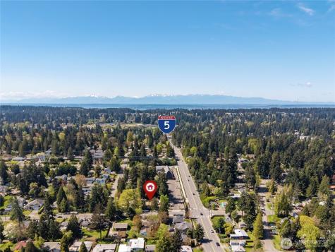 17427 10th Avenue NE Shoreline WA 98155
