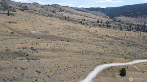 15 Pine Bluff Oroville WA 98844