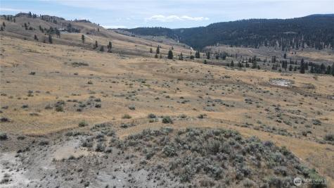 15 Pine Bluff Oroville WA 98844