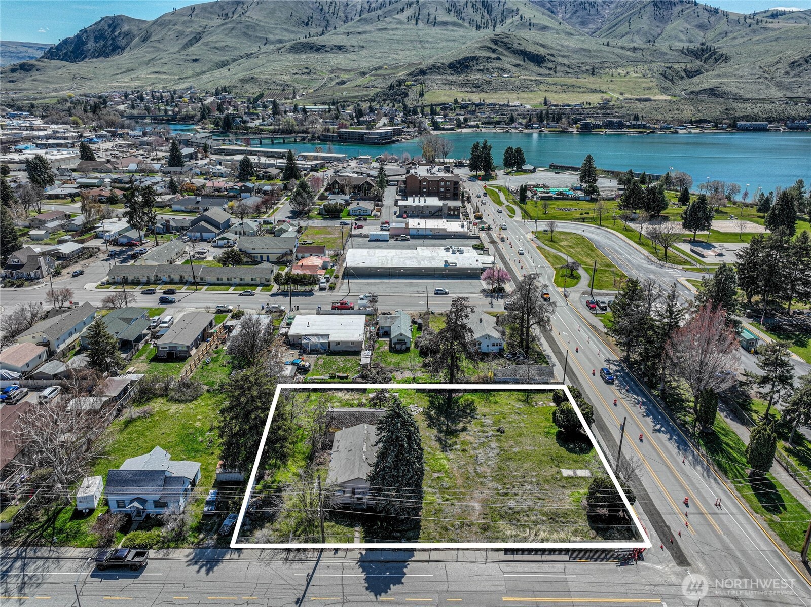 325 W Highland Avenue Chelan WA 98816