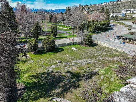 325 W Highland Avenue Chelan WA 98816