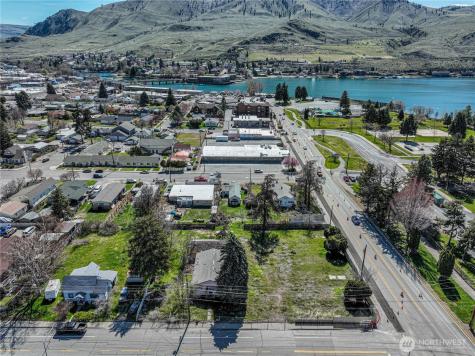 325 W Highland Avenue Chelan WA 98816