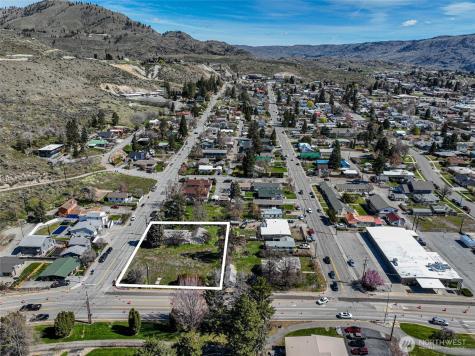 325 W Highland Avenue Chelan WA 98816