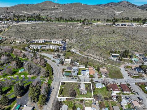 325 W Highland Avenue Chelan WA 98816