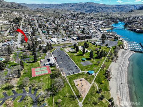 325 W Highland Avenue Chelan WA 98816