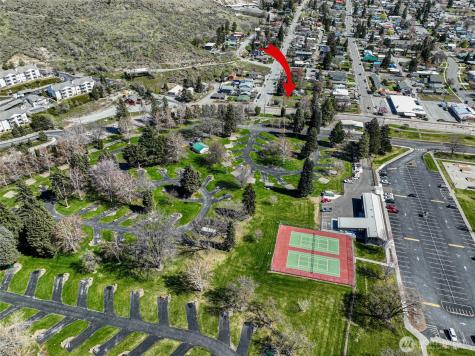 325 W Highland Avenue Chelan WA 98816