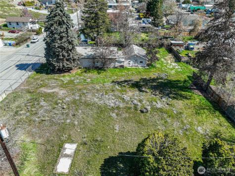325 W Highland Avenue Chelan WA 98816