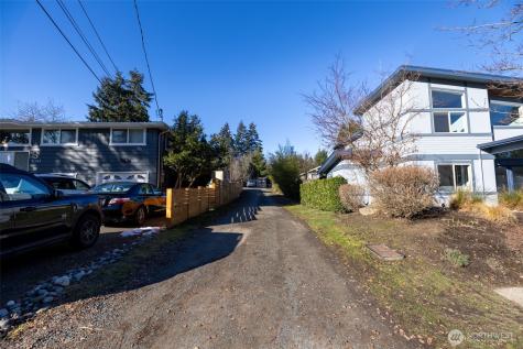 1043 5th Street Kirkland WA 98033