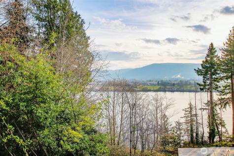 610 Columbia Street Cathlamet WA 98612