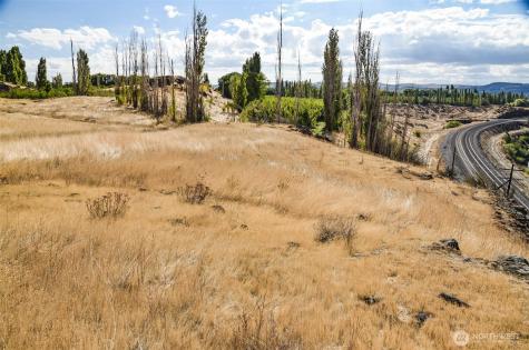715 Garden Lane Dallesport WA 98617