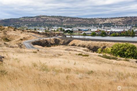 715 Garden Lane Dallesport WA 98617