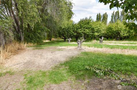 715 Garden Lane Dallesport WA 98617
