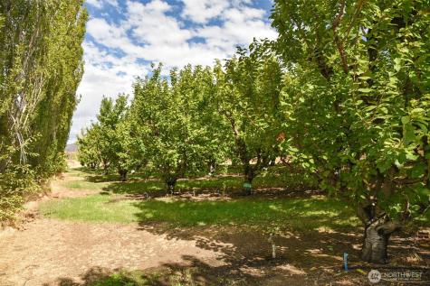 715 Garden Lane Dallesport WA 98617