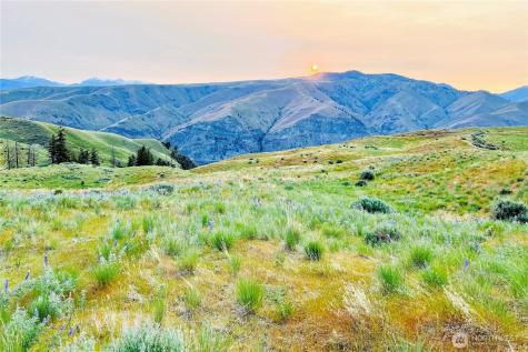 8 Blue Grade Road East Wenatchee WA 98802