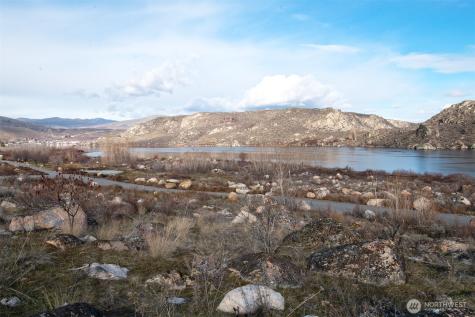 0 Lazy Lightning Lp Lots 1 & 4-6 Pateros WA 98846