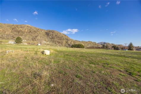 123 Chelan Falls Chelan Falls WA 98817