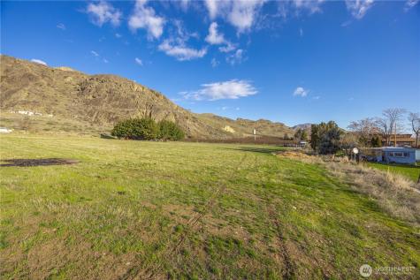 123 Chelan Falls Chelan Falls WA 98817