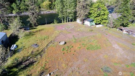 8829 Josephine Avenue Dryden WA 98821