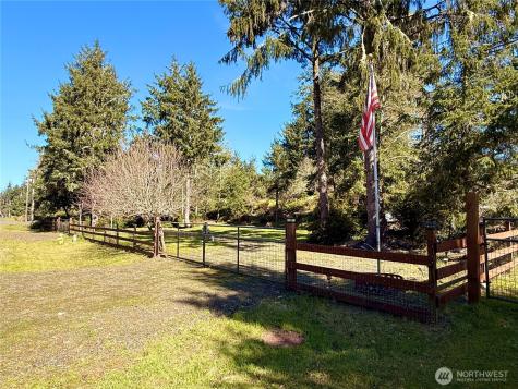 1004 Discovery Avenue SE Ocean Shores WA 98569