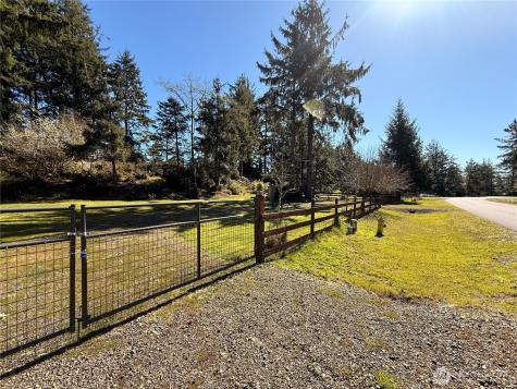 1004 Discovery Avenue SE Ocean Shores WA 98569
